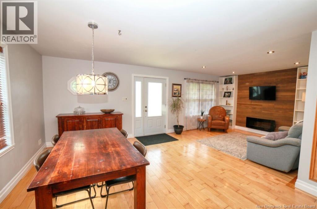 1151 Bryar - Image 24