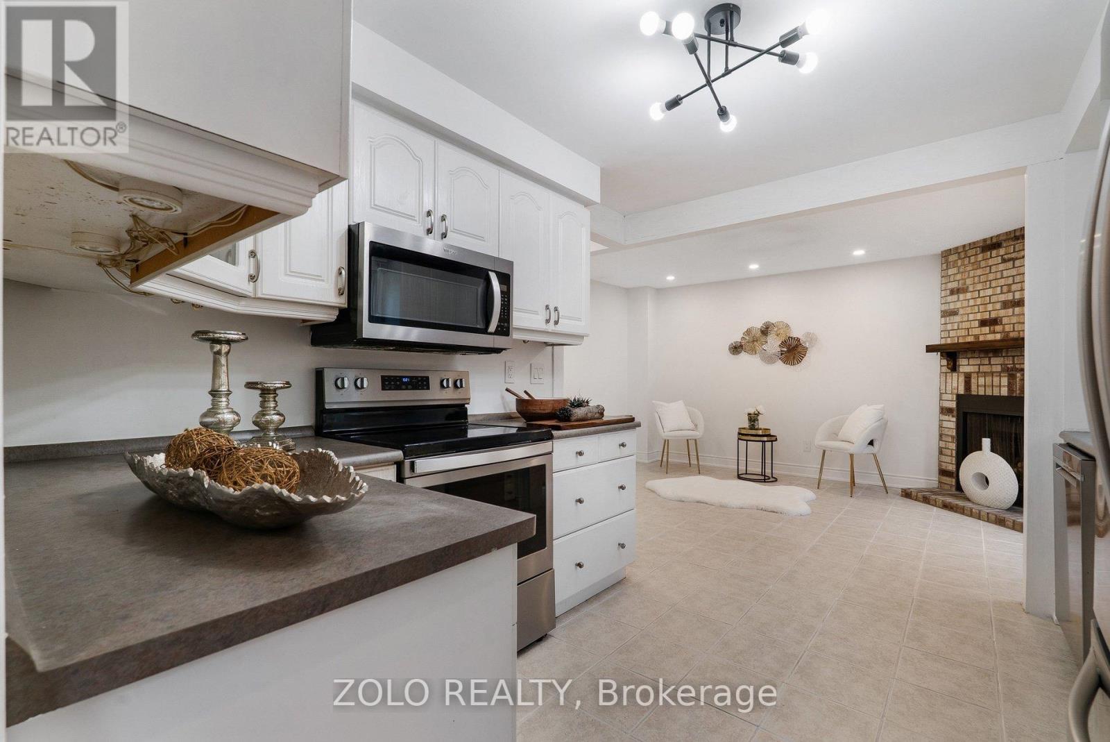 272 ELMAN CRESCENT - 13