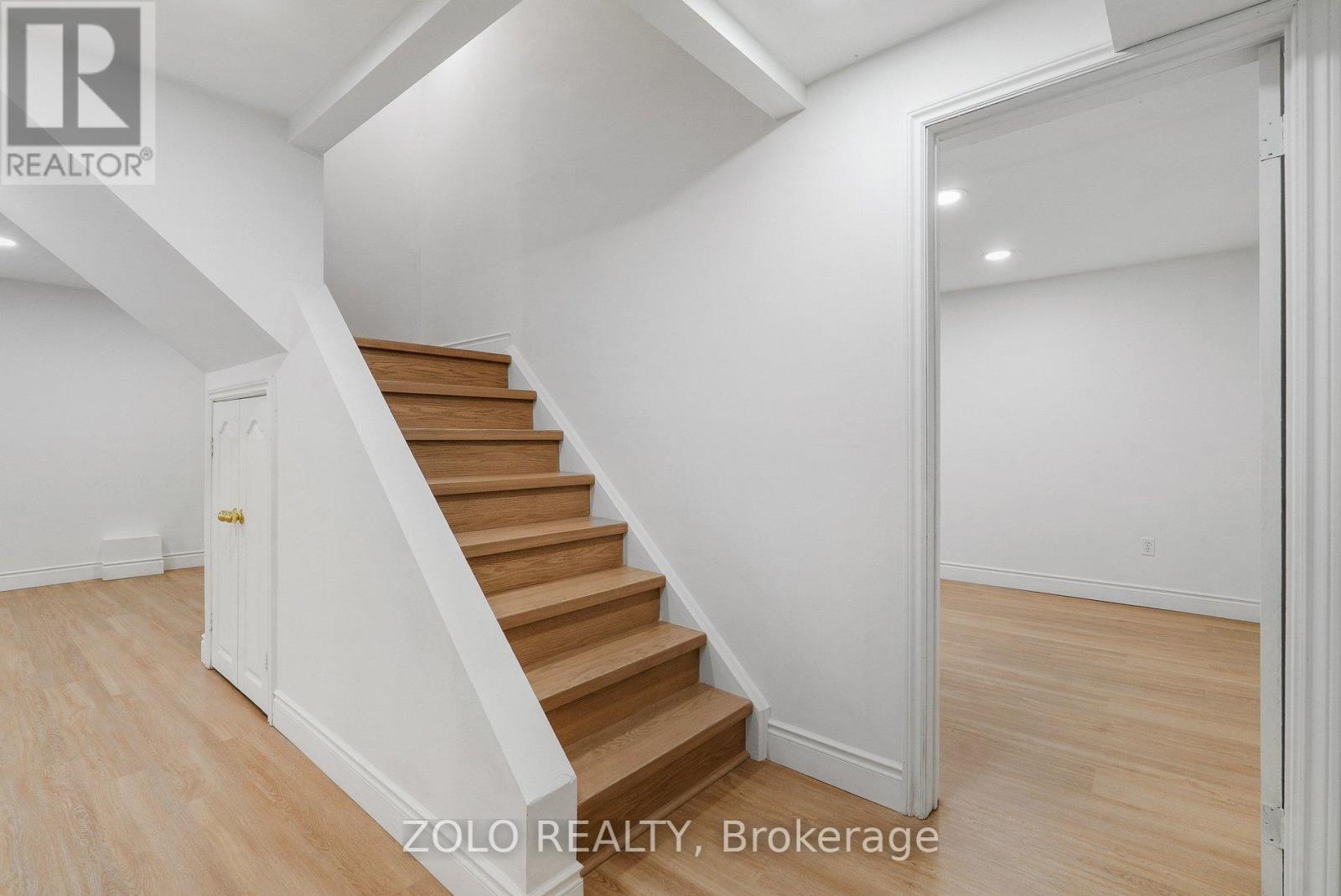272 ELMAN CRESCENT - 31