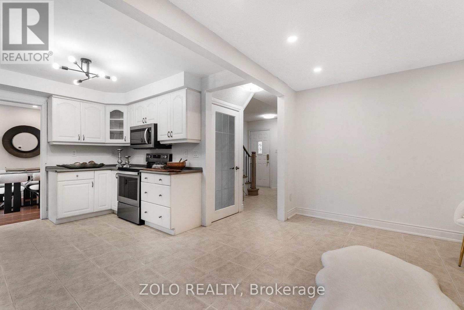272 ELMAN CRESCENT - 16