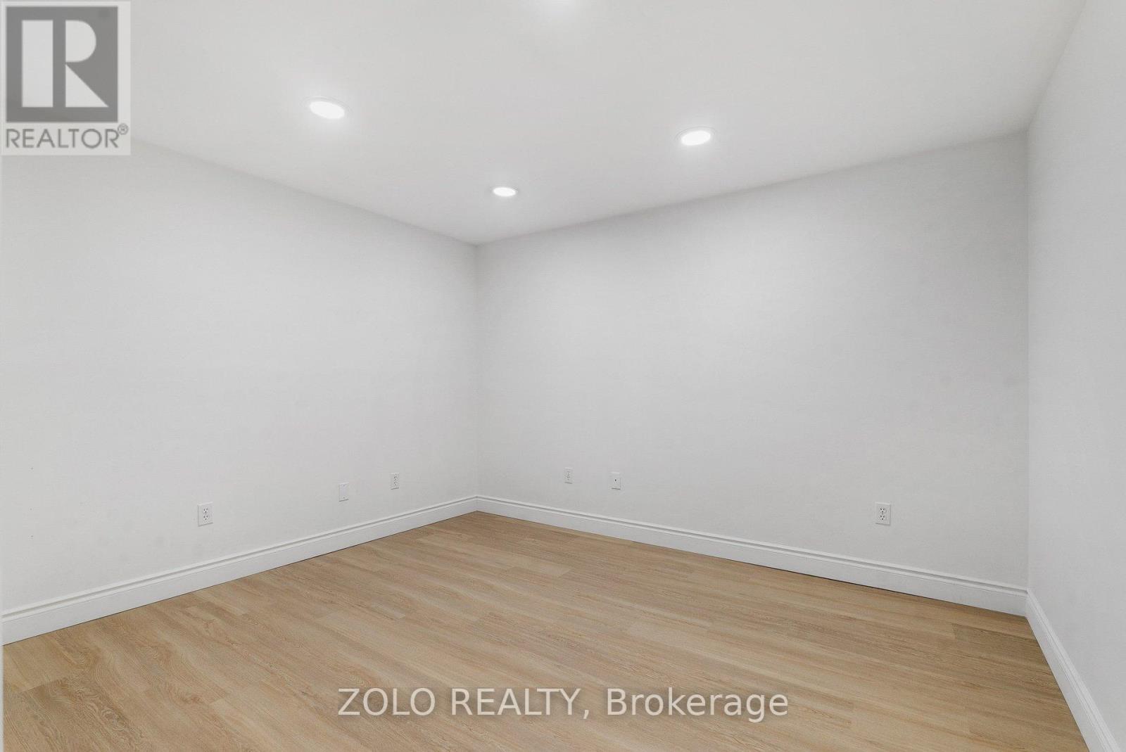 272 ELMAN CRESCENT - 37