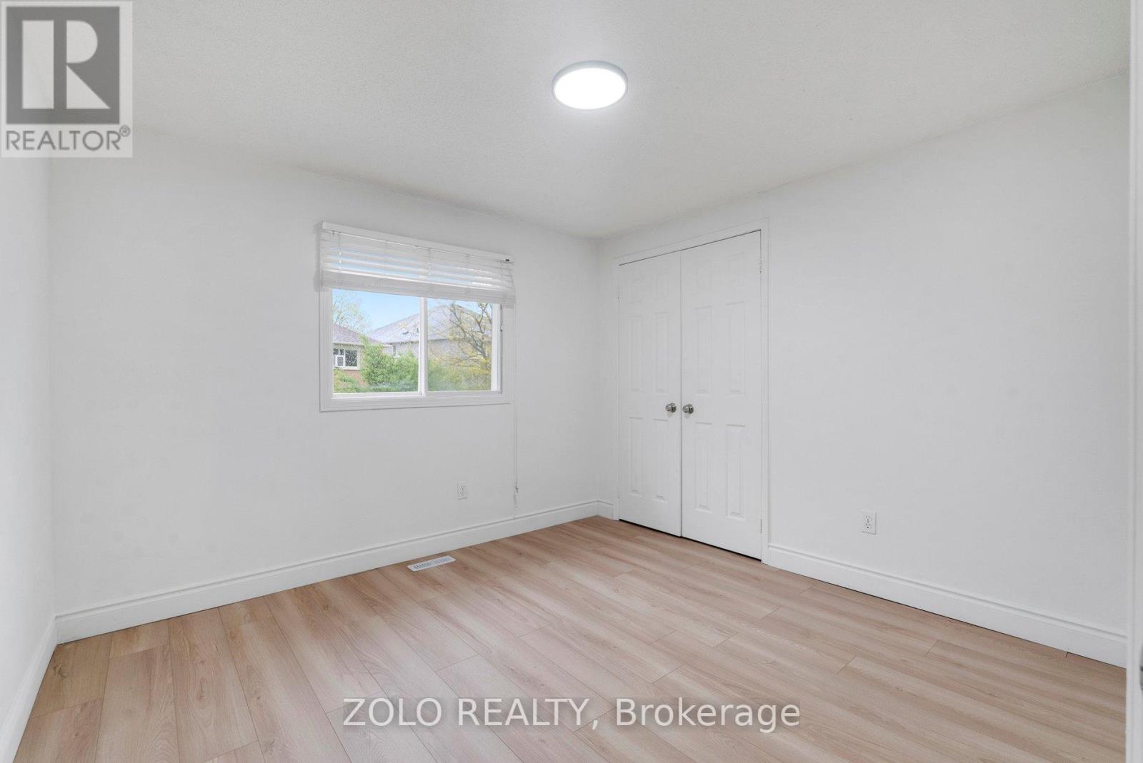 272 ELMAN CRESCENT - 24