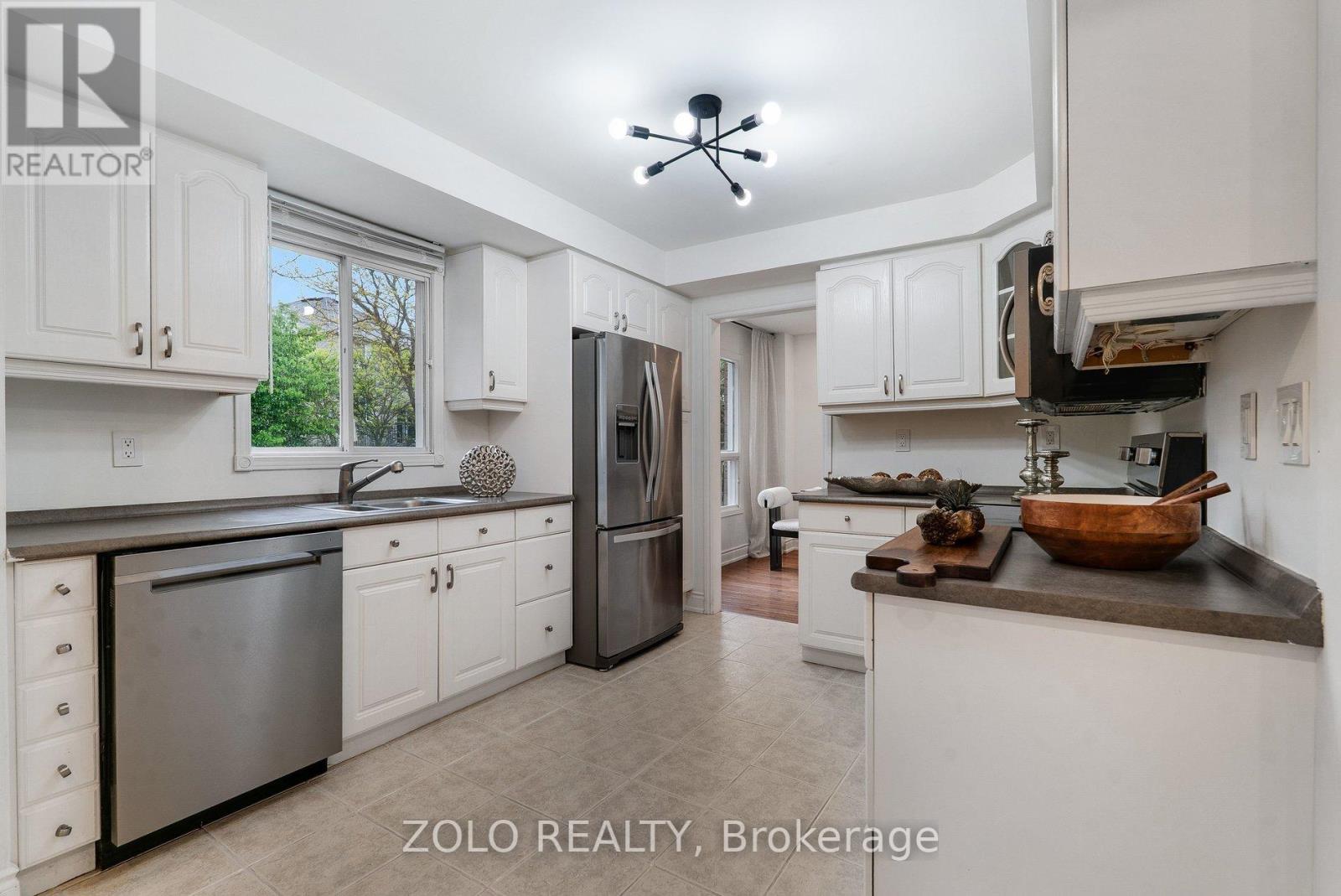 272 ELMAN CRESCENT - 17