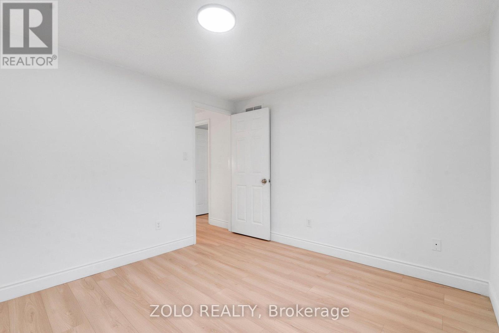 272 ELMAN CRESCENT - 36