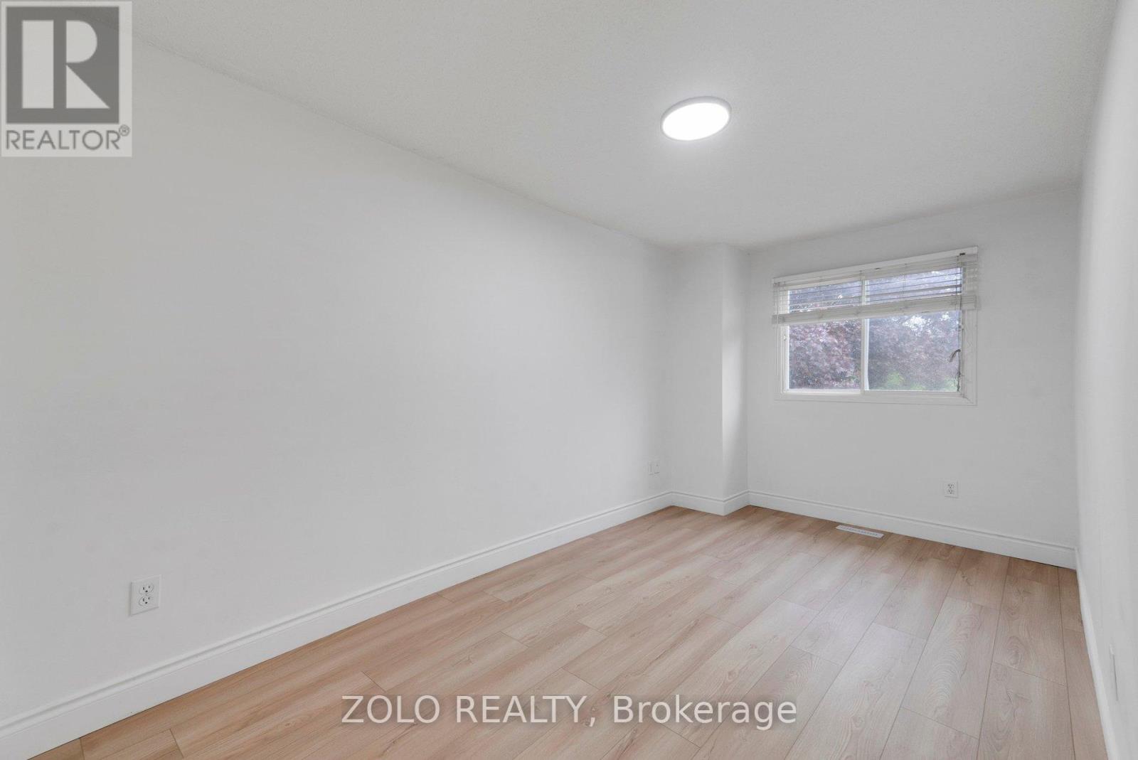 272 ELMAN CRESCENT - 26