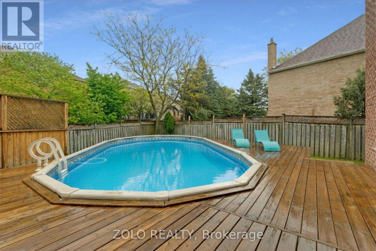272 ELMAN CRESCENT - 3