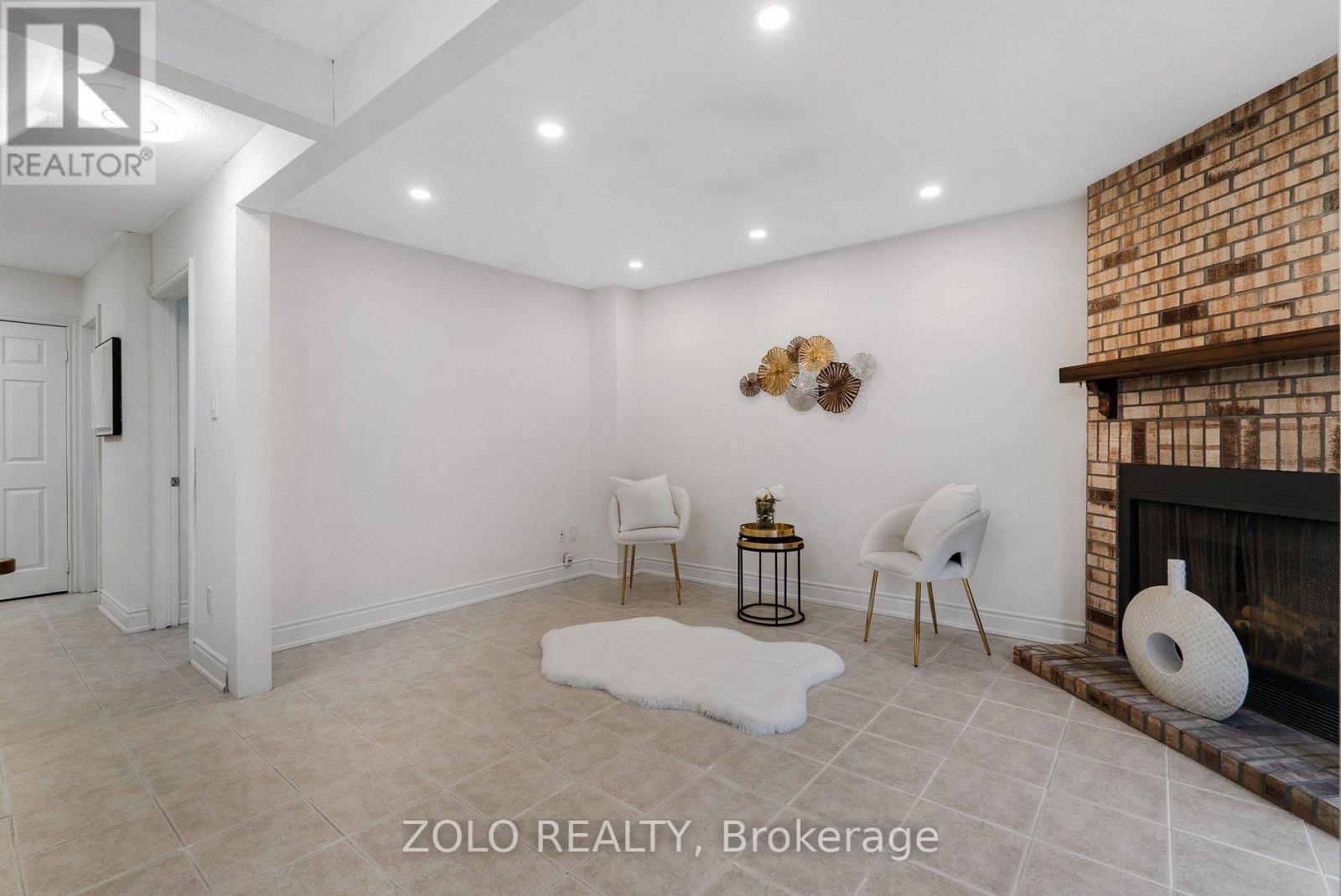 272 ELMAN CRESCENT - 19