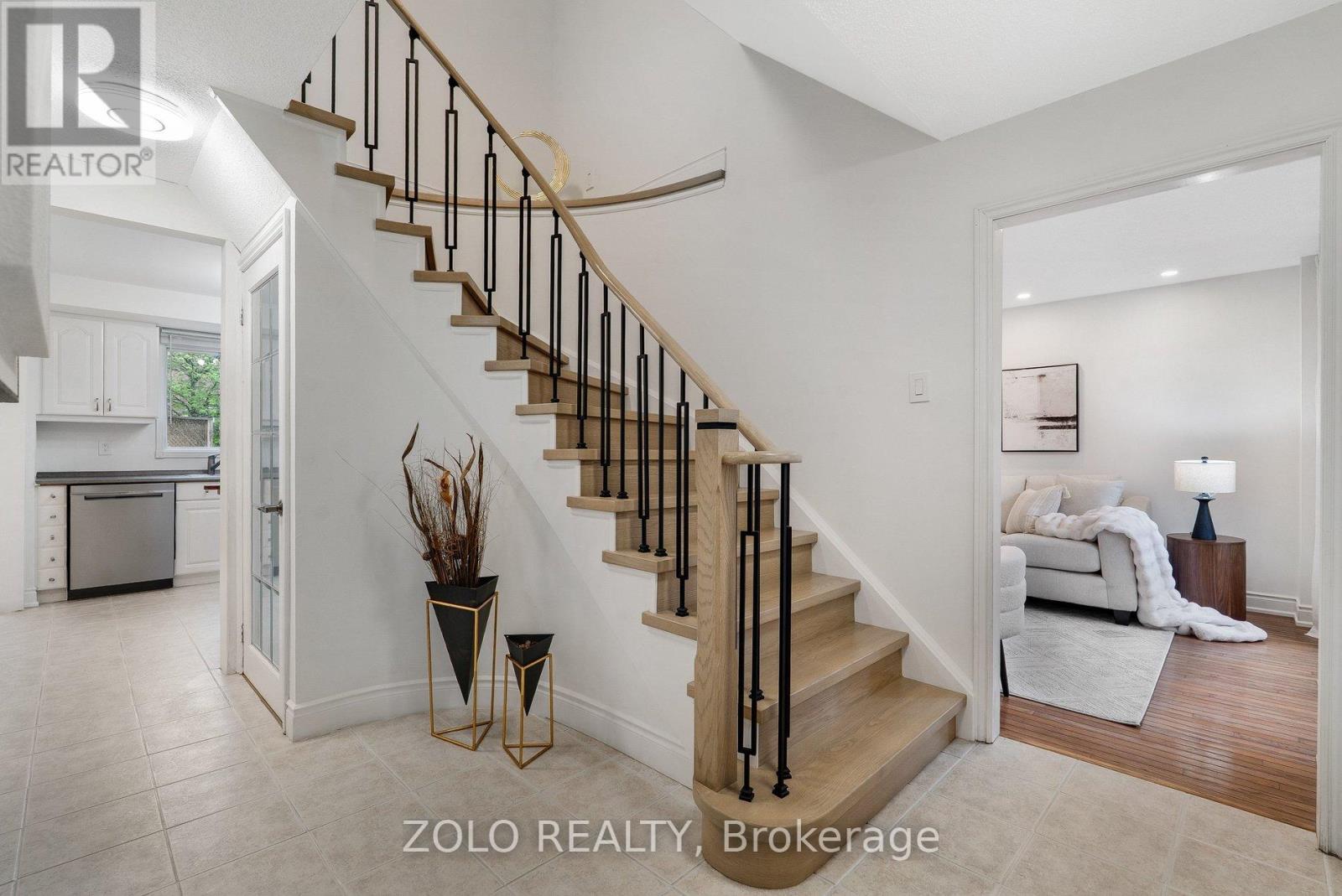 272 ELMAN CRESCENT - 6