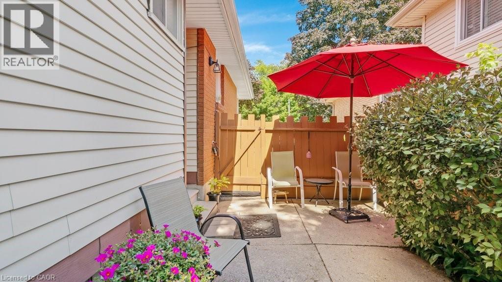 252 JOHANNA Drive - 33
