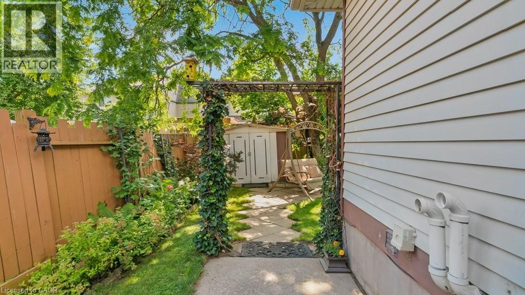 252 JOHANNA Drive - 34