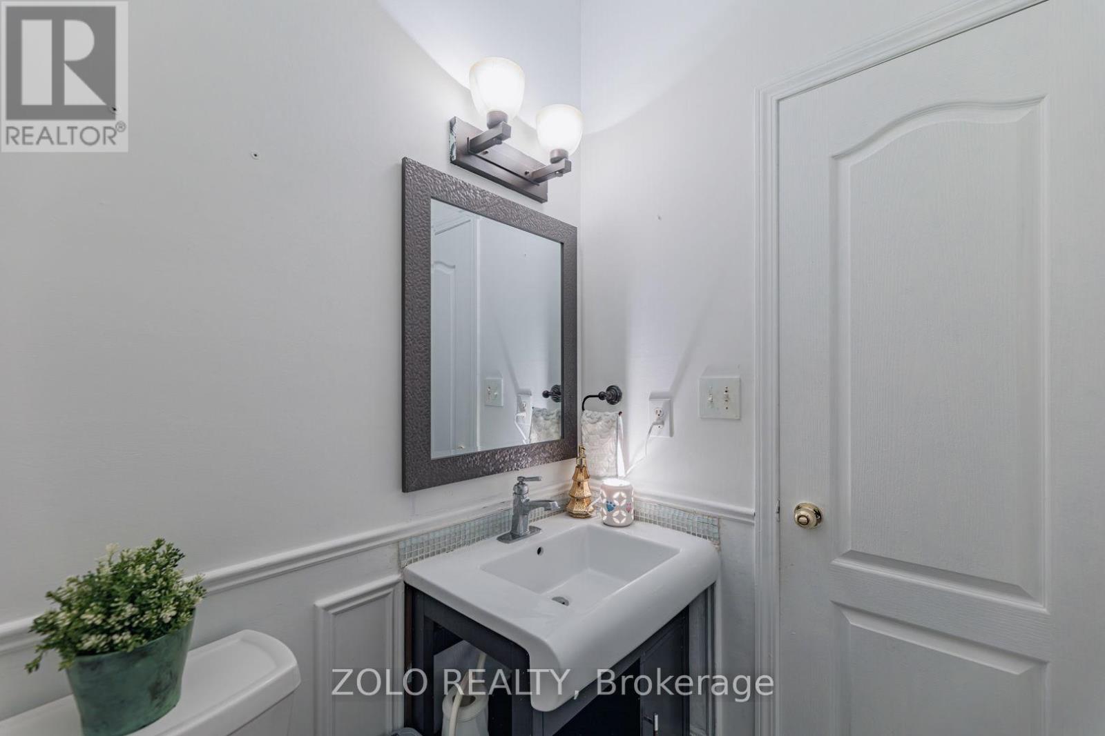 1580 EARL CRESCENT - 15