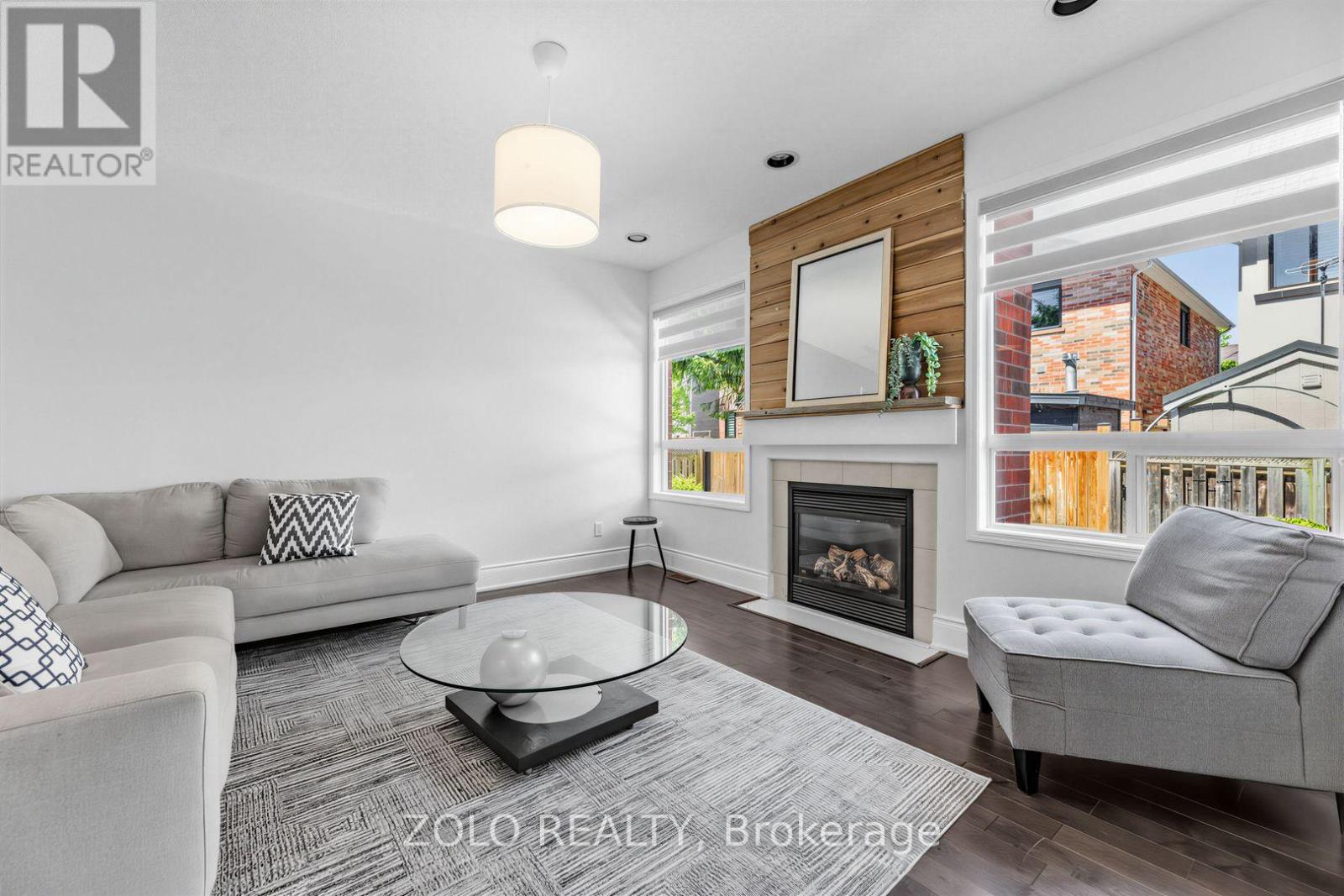 1580 EARL CRESCENT - 10