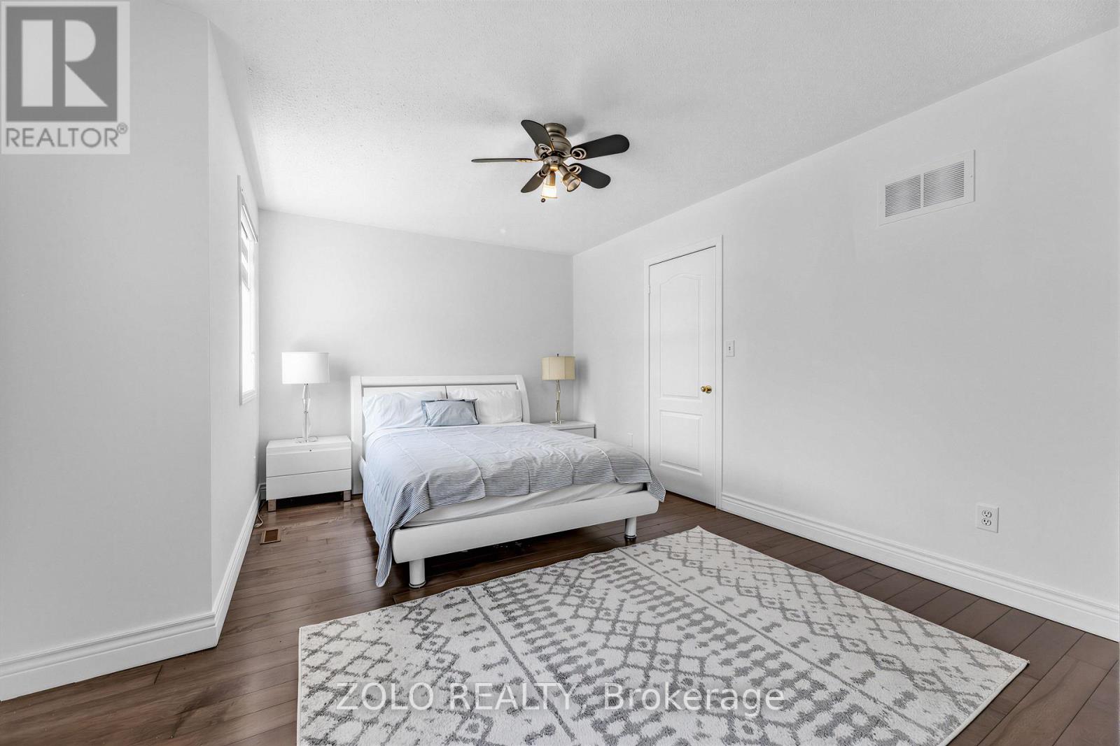 1580 EARL CRESCENT - 21
