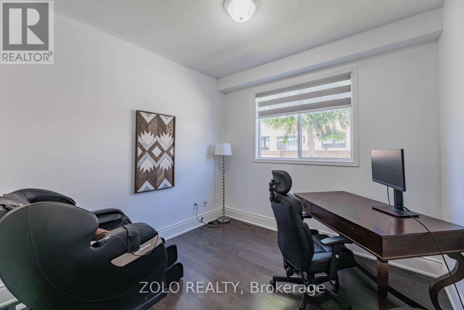 1580 EARL CRESCENT - 6