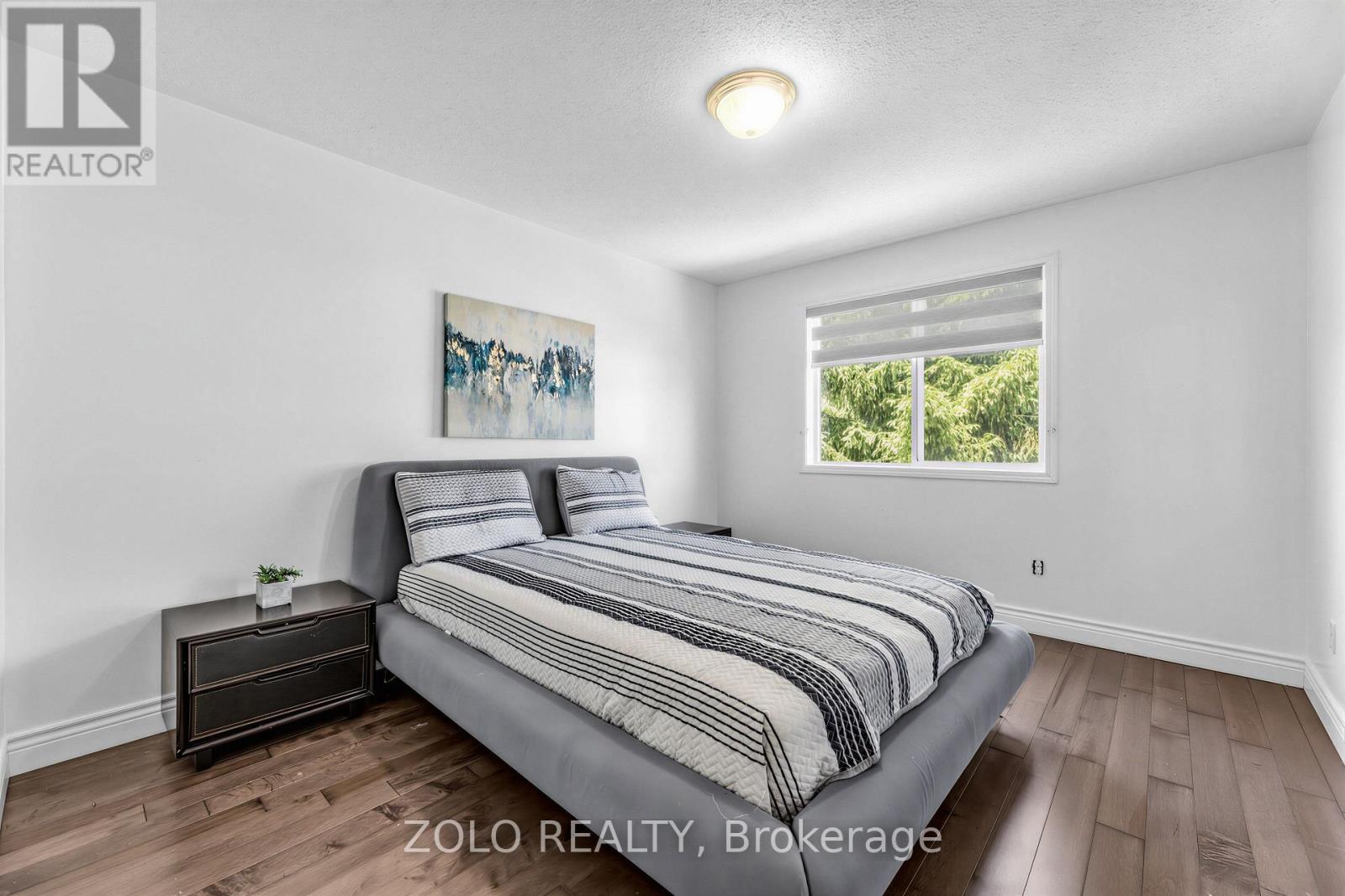 1580 EARL CRESCENT - 26