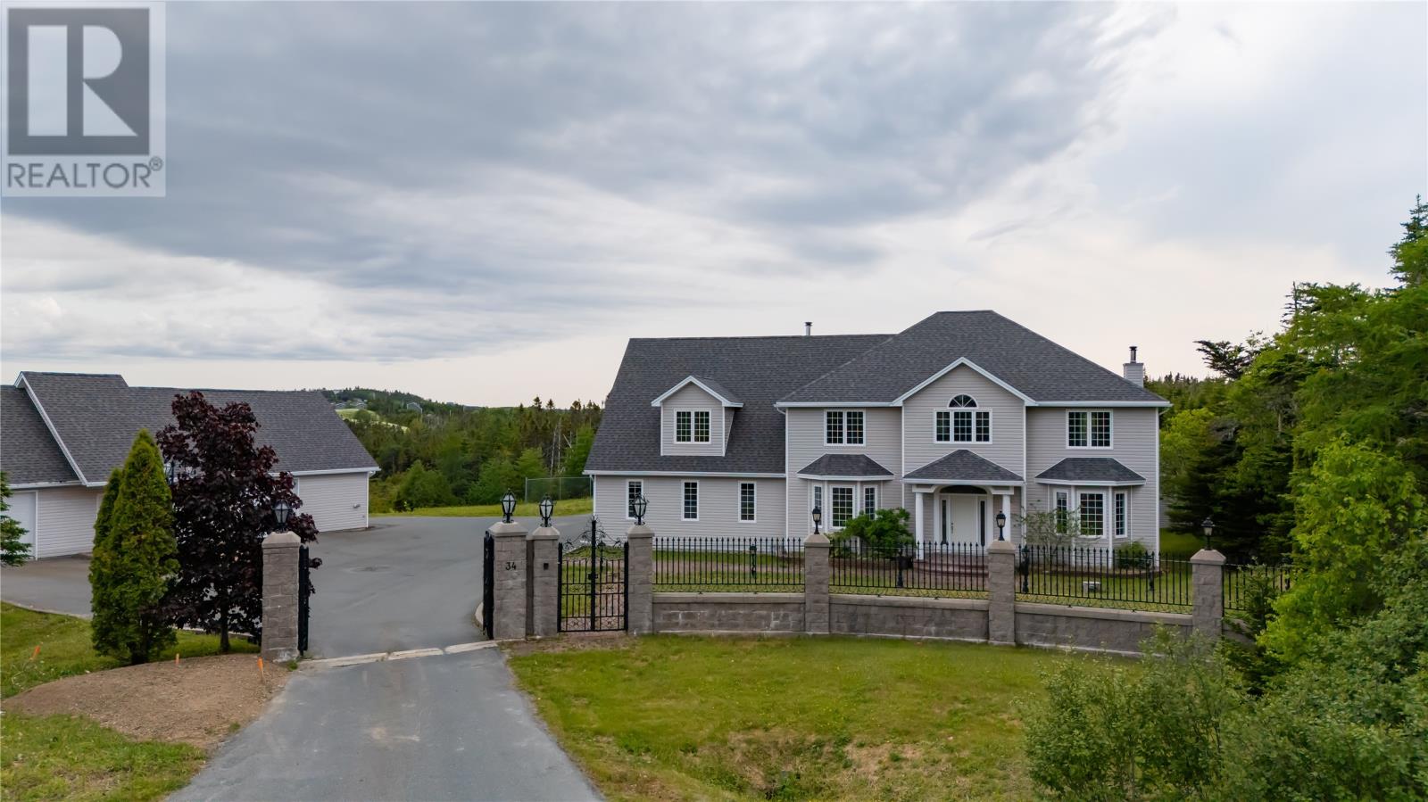 34 OLIVERS POND Place - 1