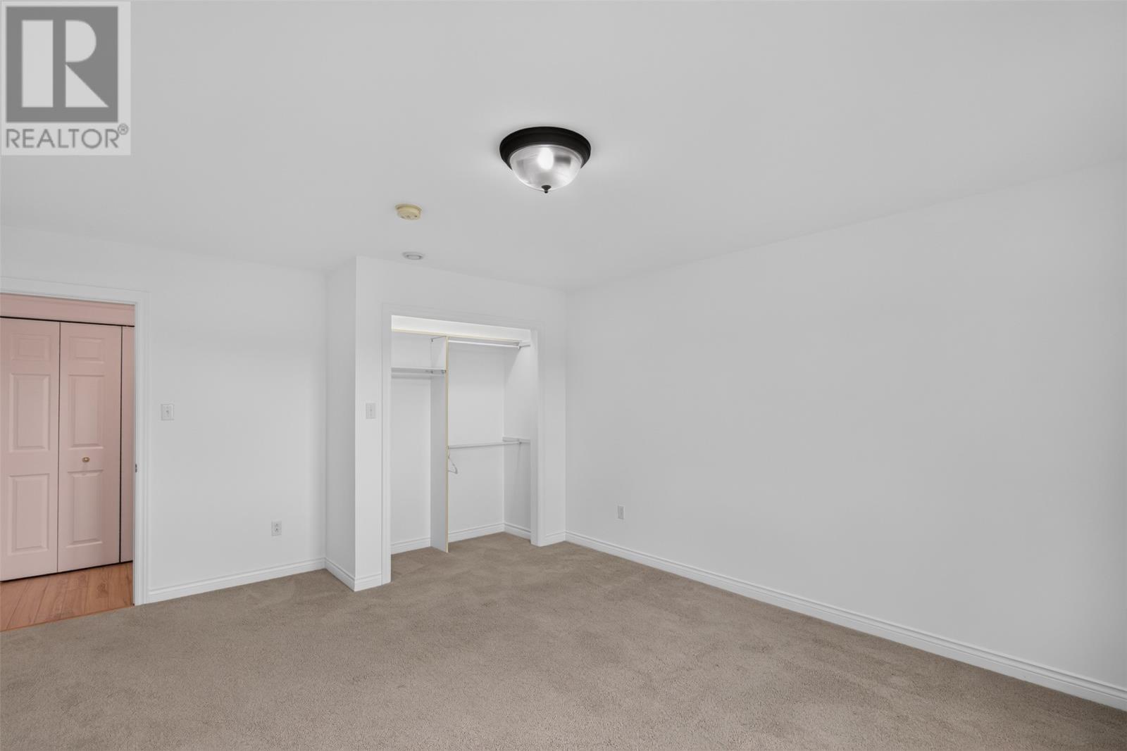 34 OLIVERS POND Place - 34