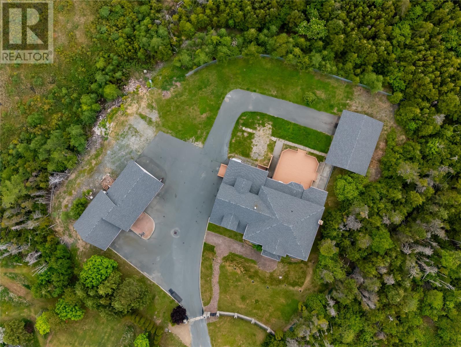 34 OLIVERS POND Place - 40