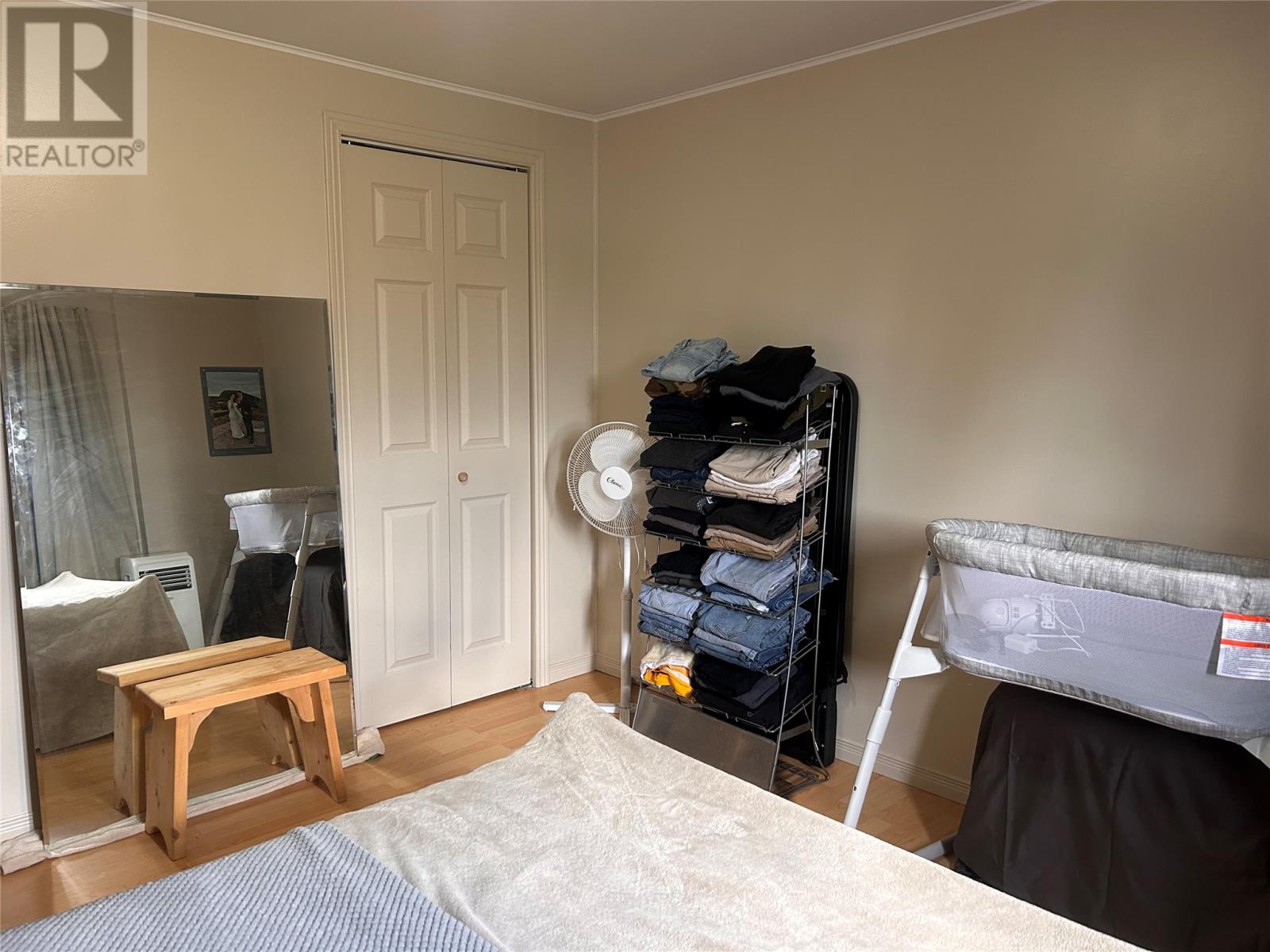 19 Cooper Crescent - Image 9