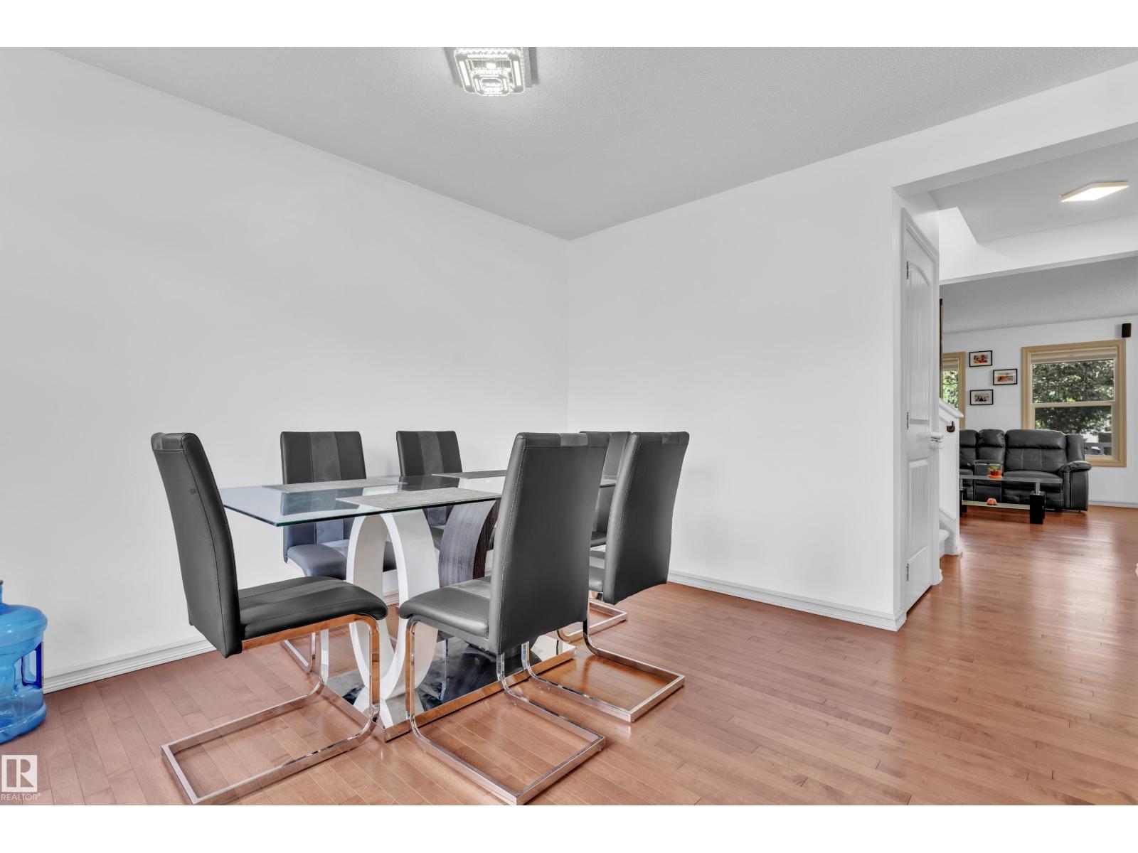 7223 19A AV SW - 16