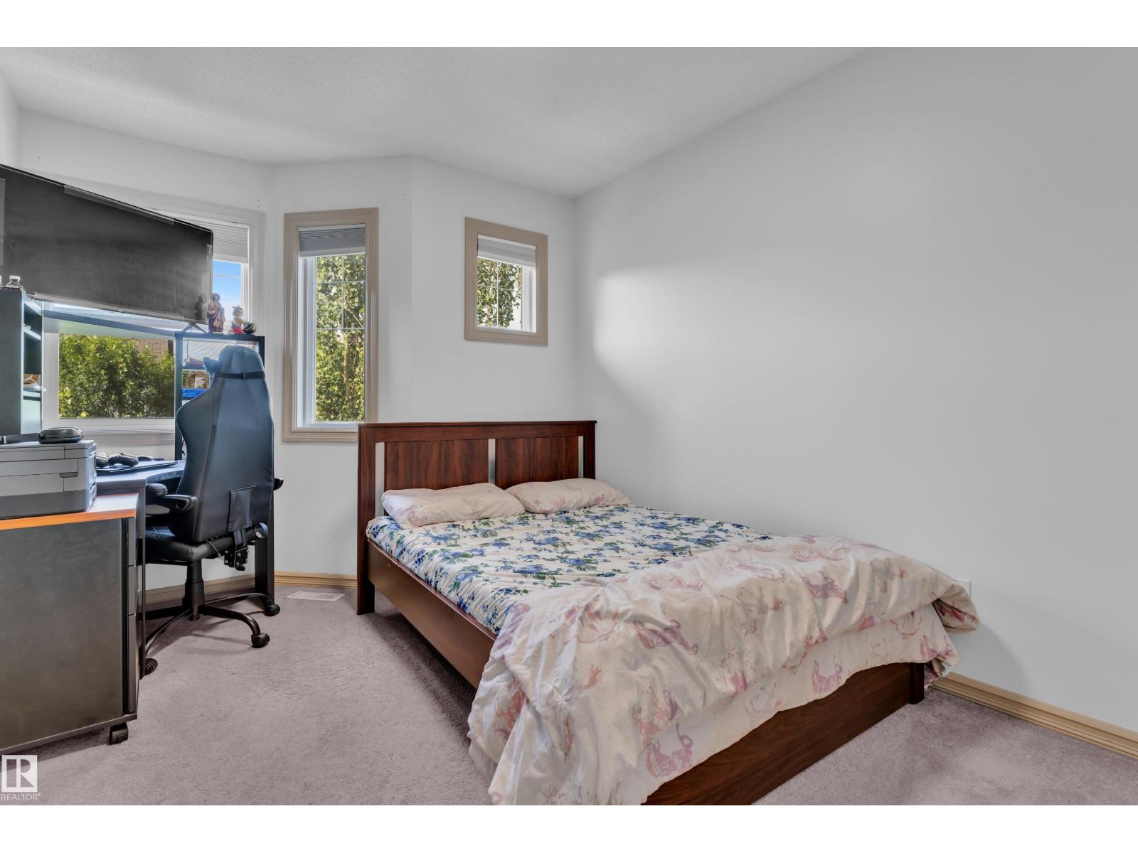 7223 19A AV SW - 23