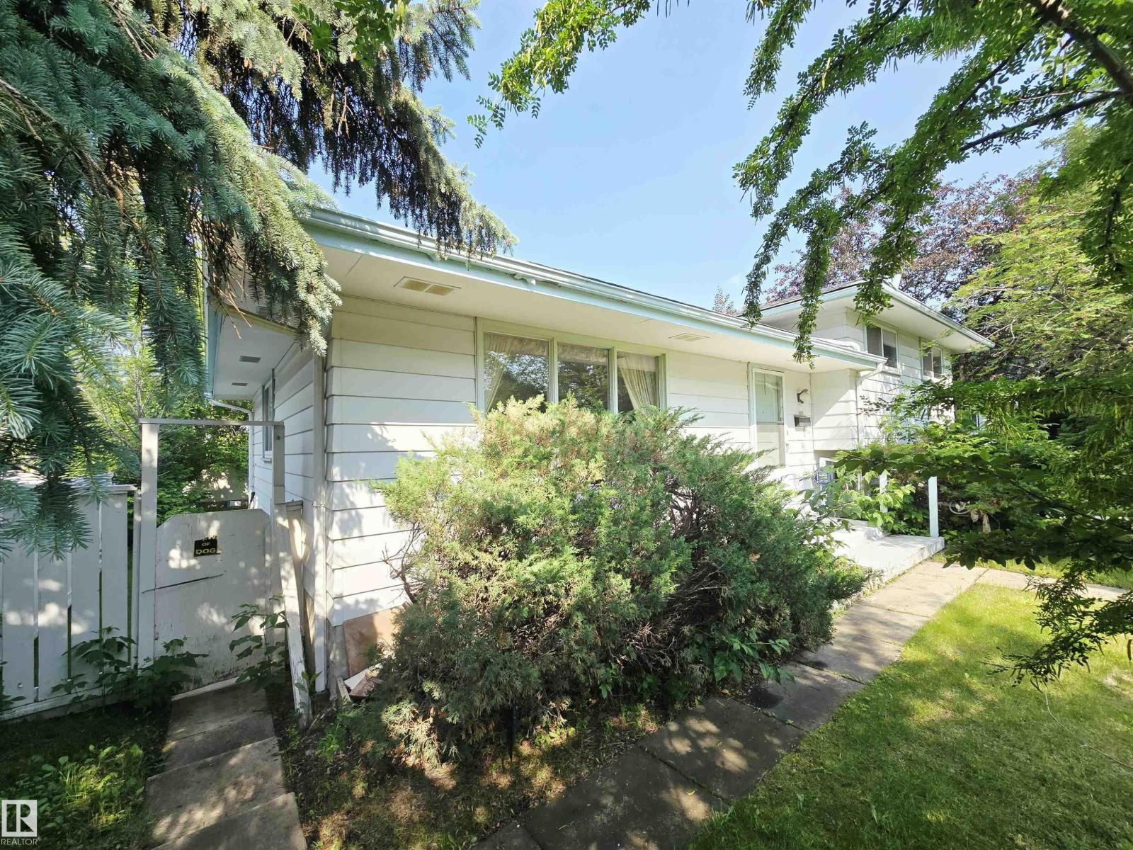 5012 143 ST NW - photo 2