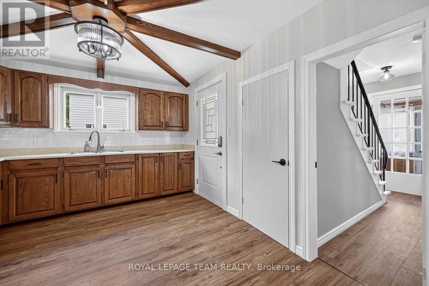 376 HYDE STREET - 12