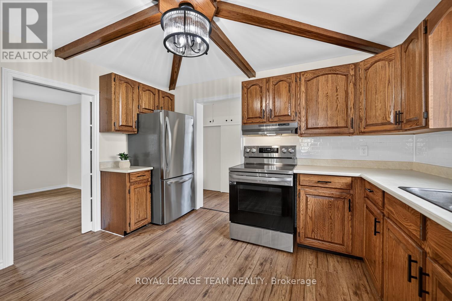 376 HYDE STREET - 14