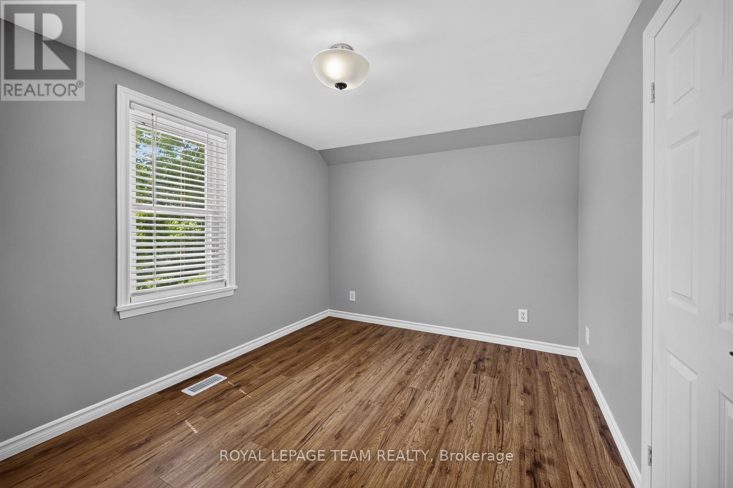 376 HYDE STREET - 20