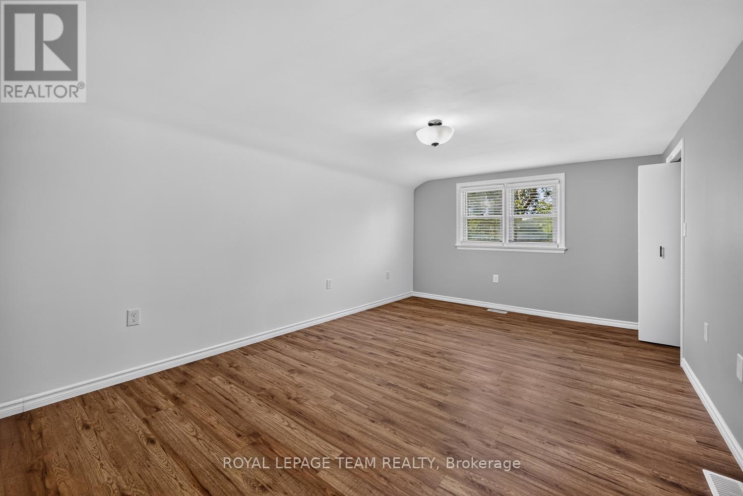 376 HYDE STREET - 21