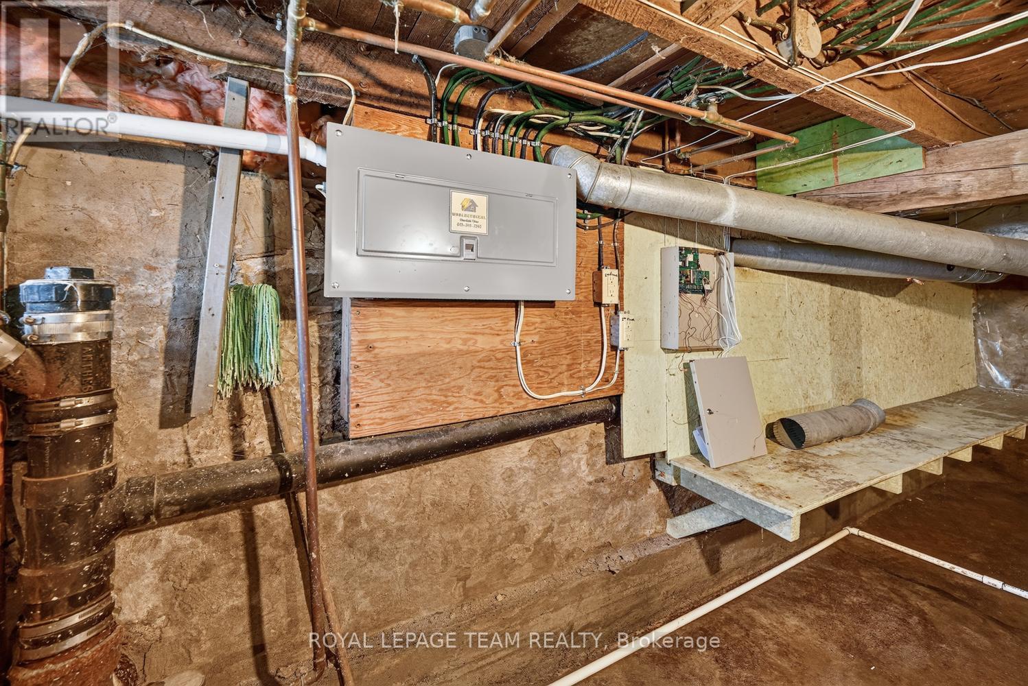 376 HYDE STREET - 24