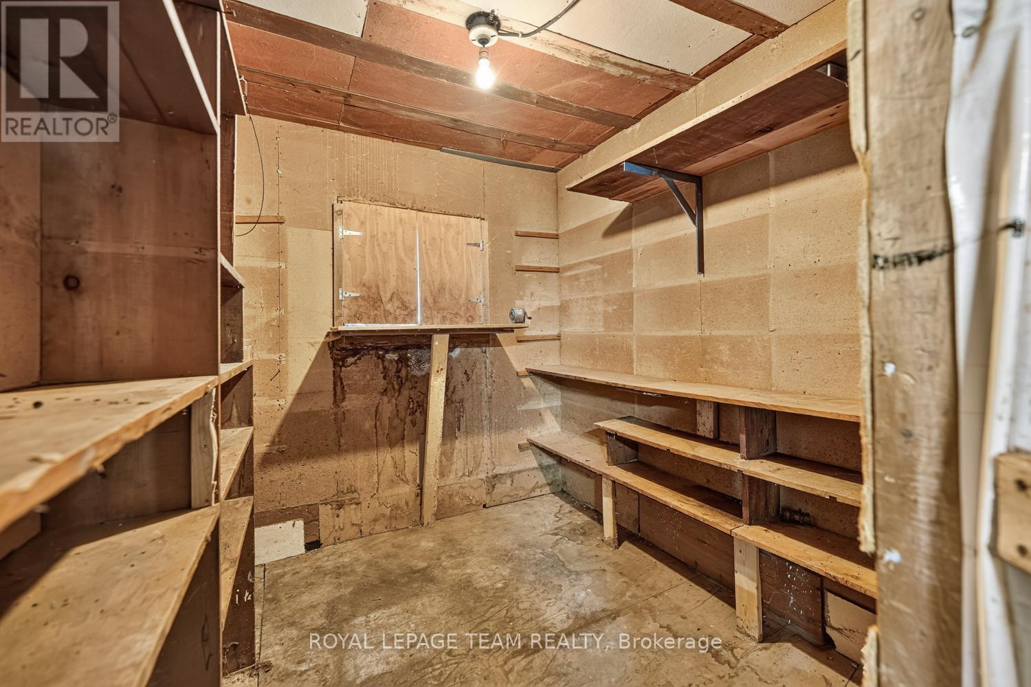 376 HYDE STREET - 33