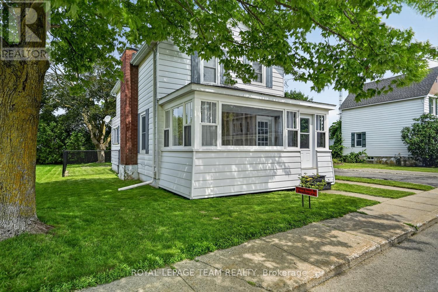 376 HYDE STREET - 5