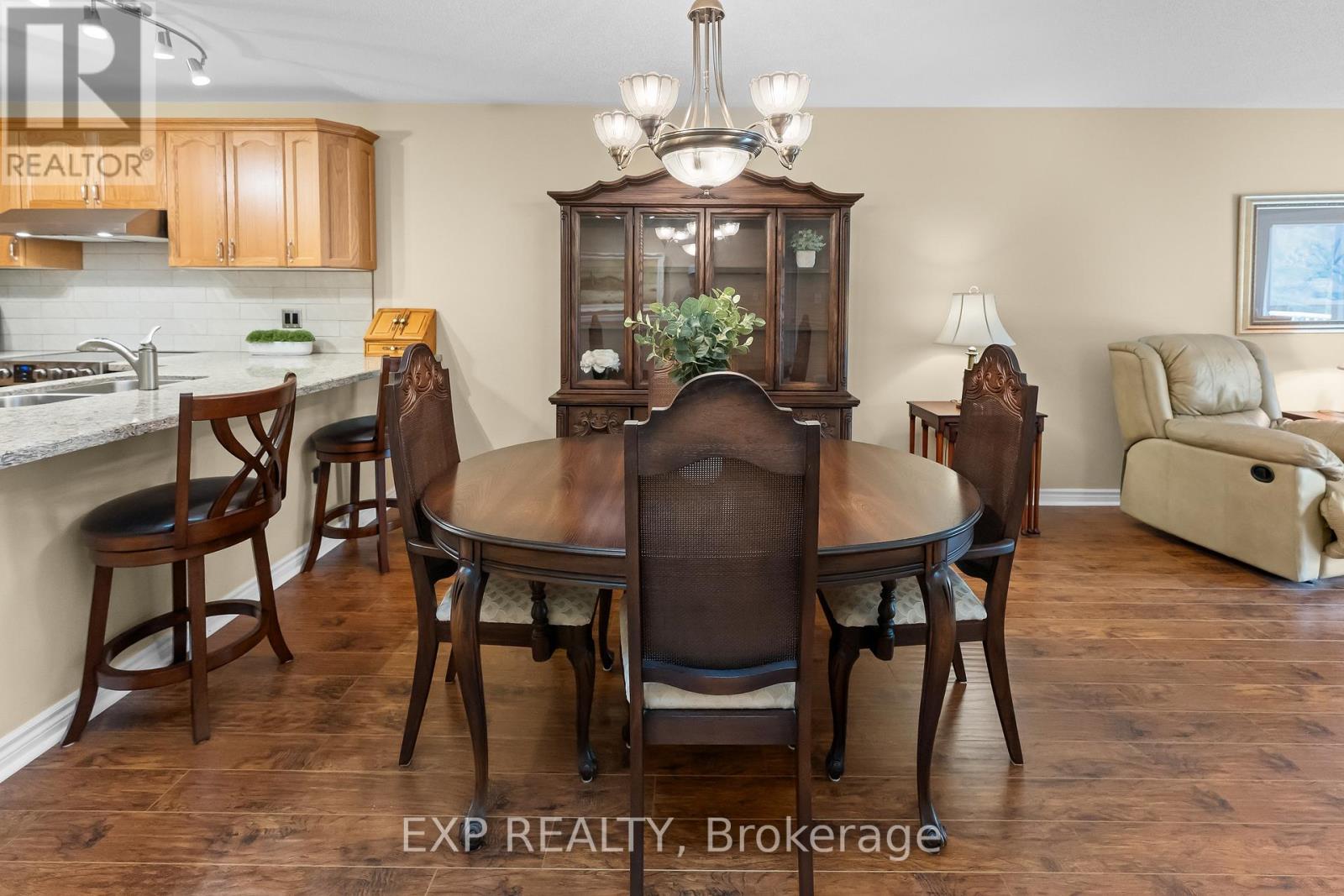 9 KINSMAN COURT S - 19