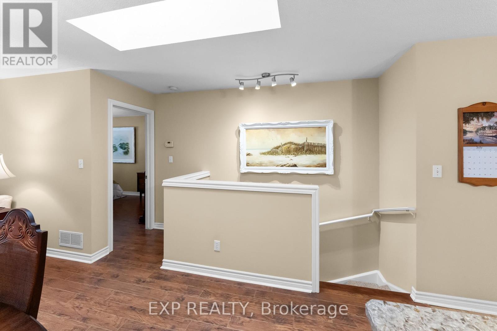 9 KINSMAN COURT S - 21