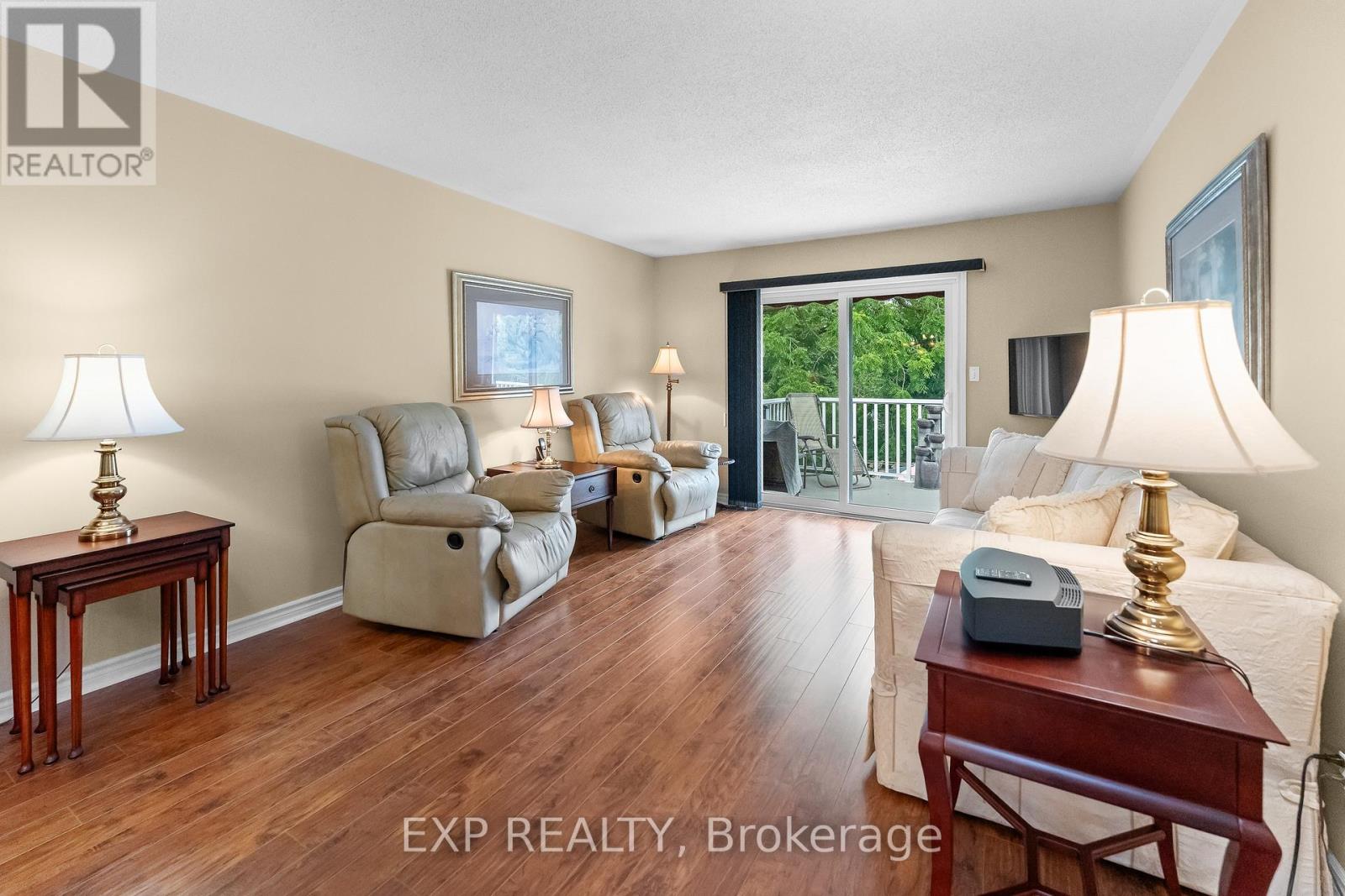 9 KINSMAN COURT S - 22