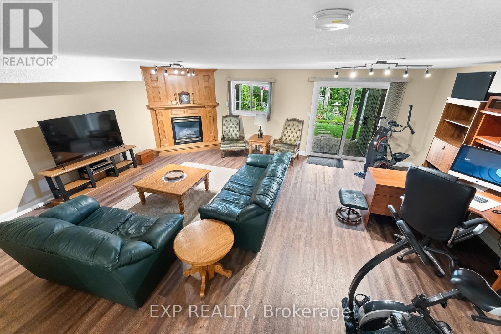 9 KINSMAN COURT S - 28