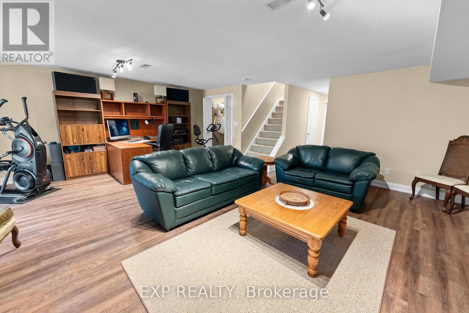 9 KINSMAN COURT S - 30