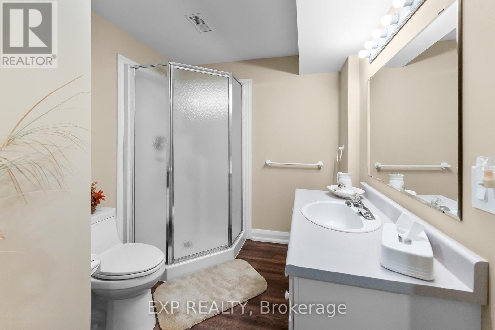 9 KINSMAN COURT S - 32