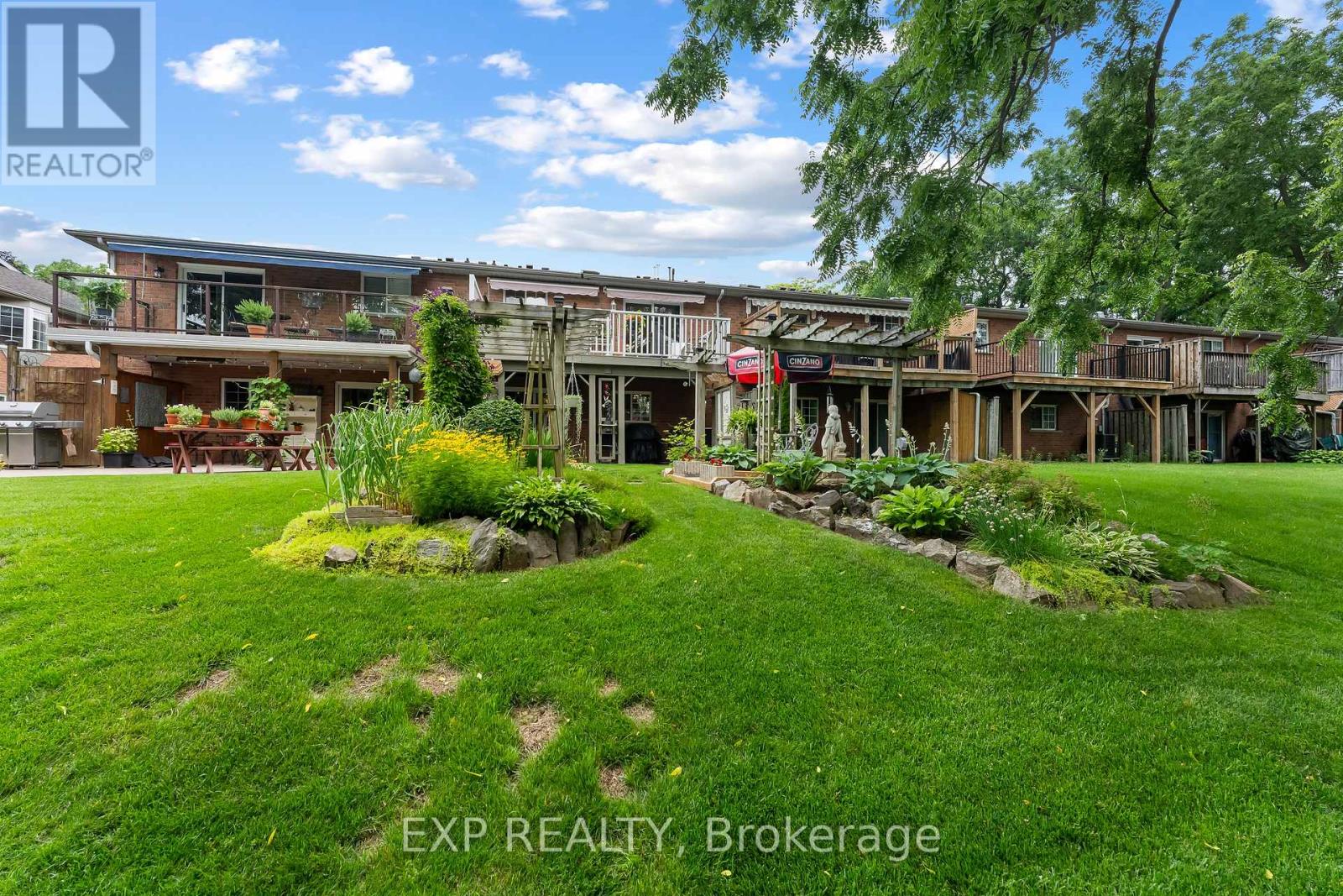 9 KINSMAN COURT S - 5
