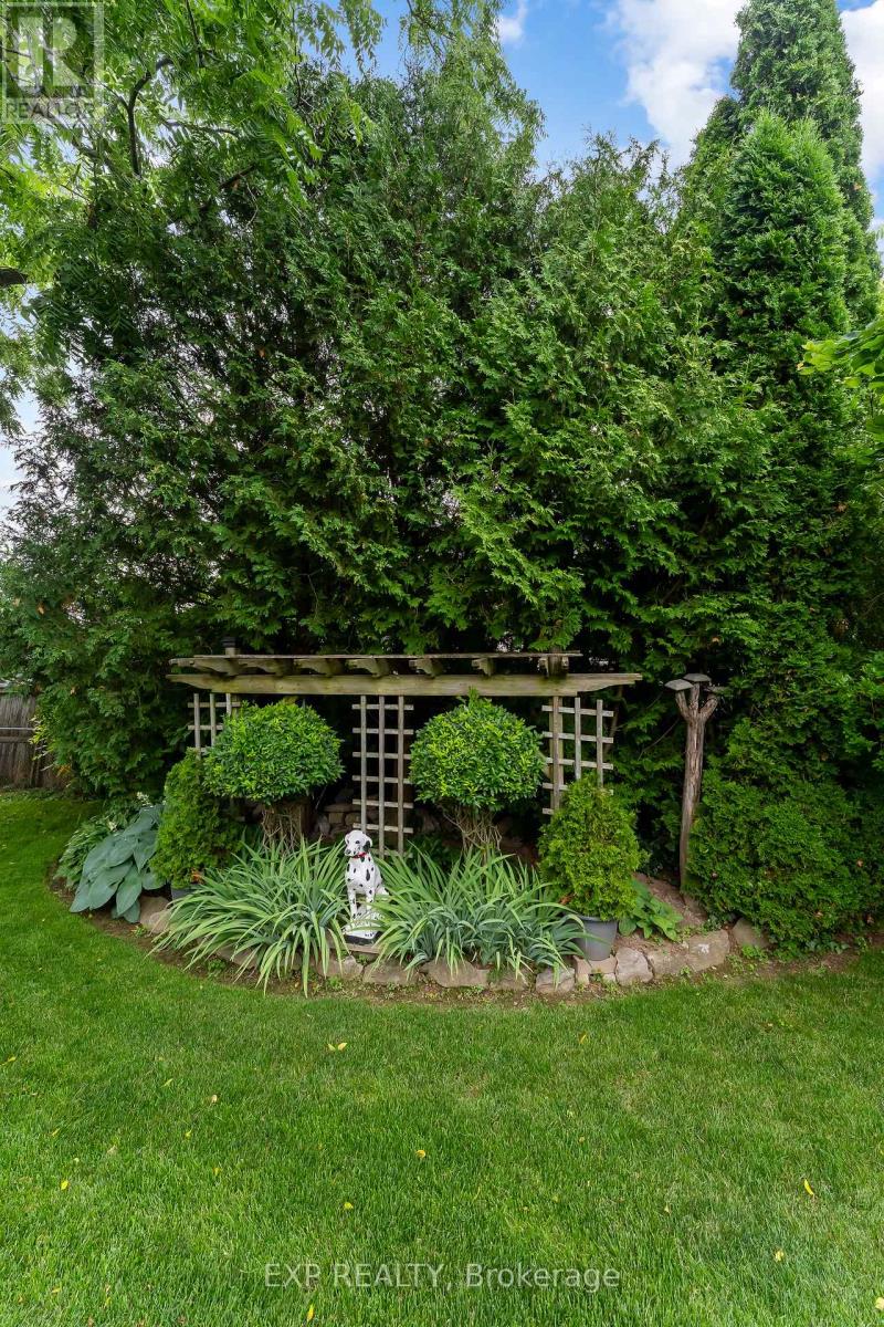 9 KINSMAN COURT S - 8