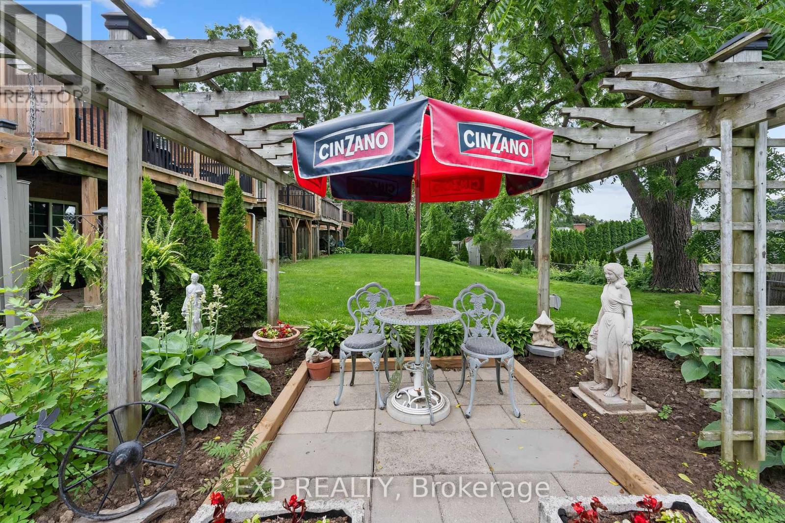 9 KINSMAN COURT S - 9