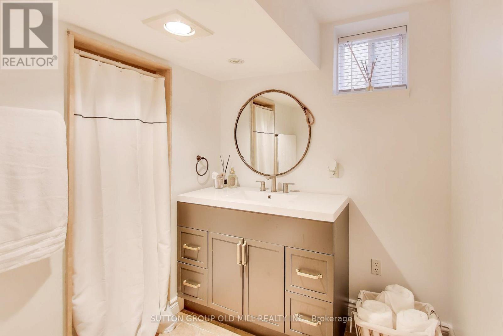 2 CHELWAY ROAD - 32