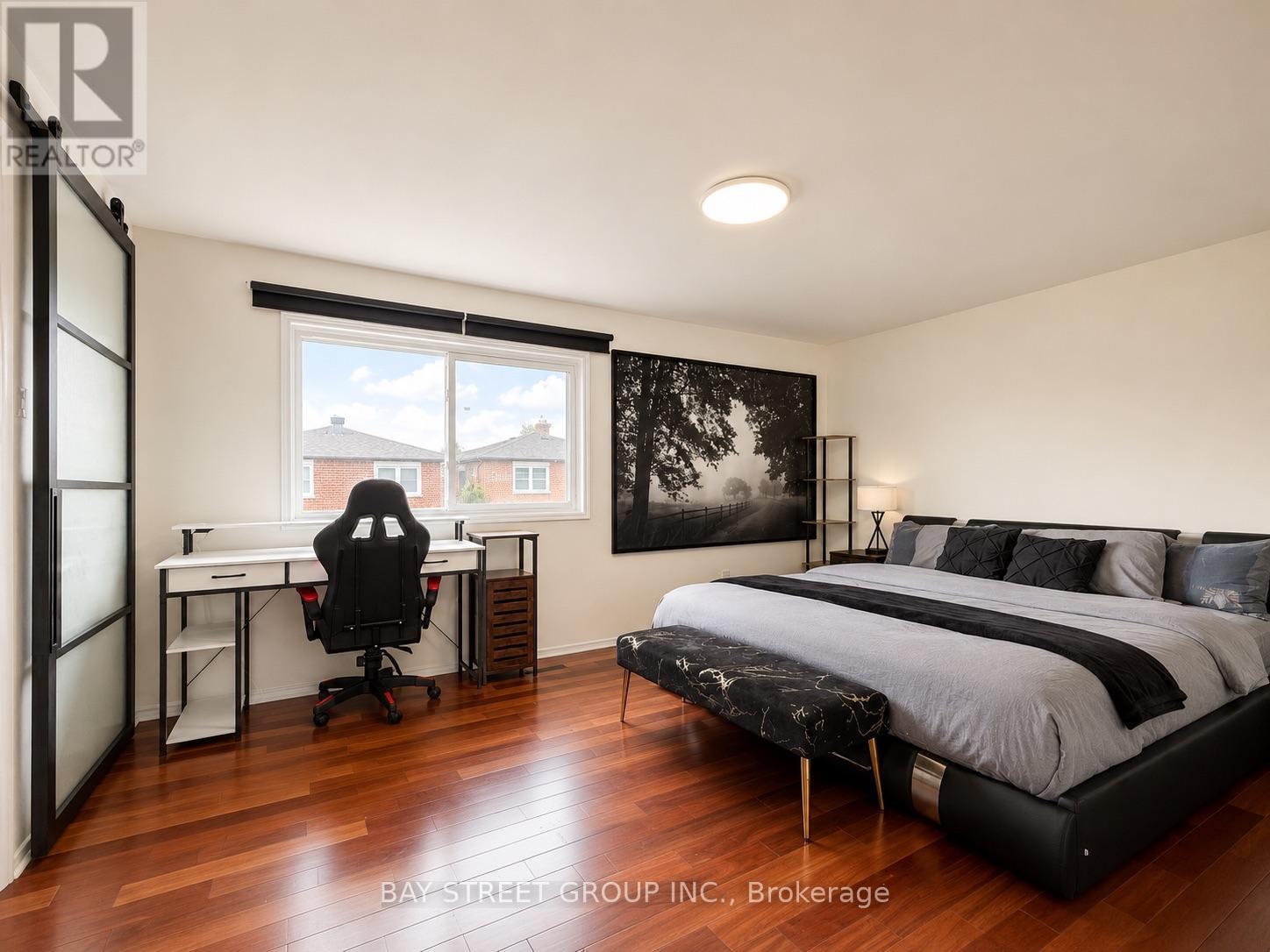 82 RADWELL CRESCENT - 15