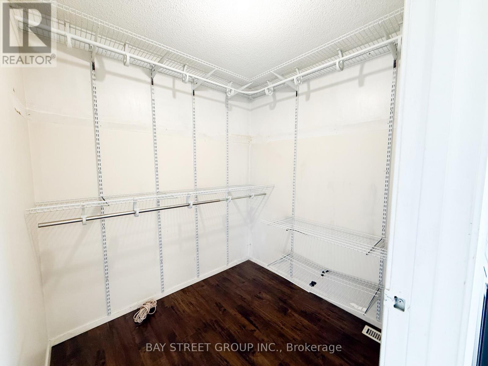 82 RADWELL CRESCENT - 18