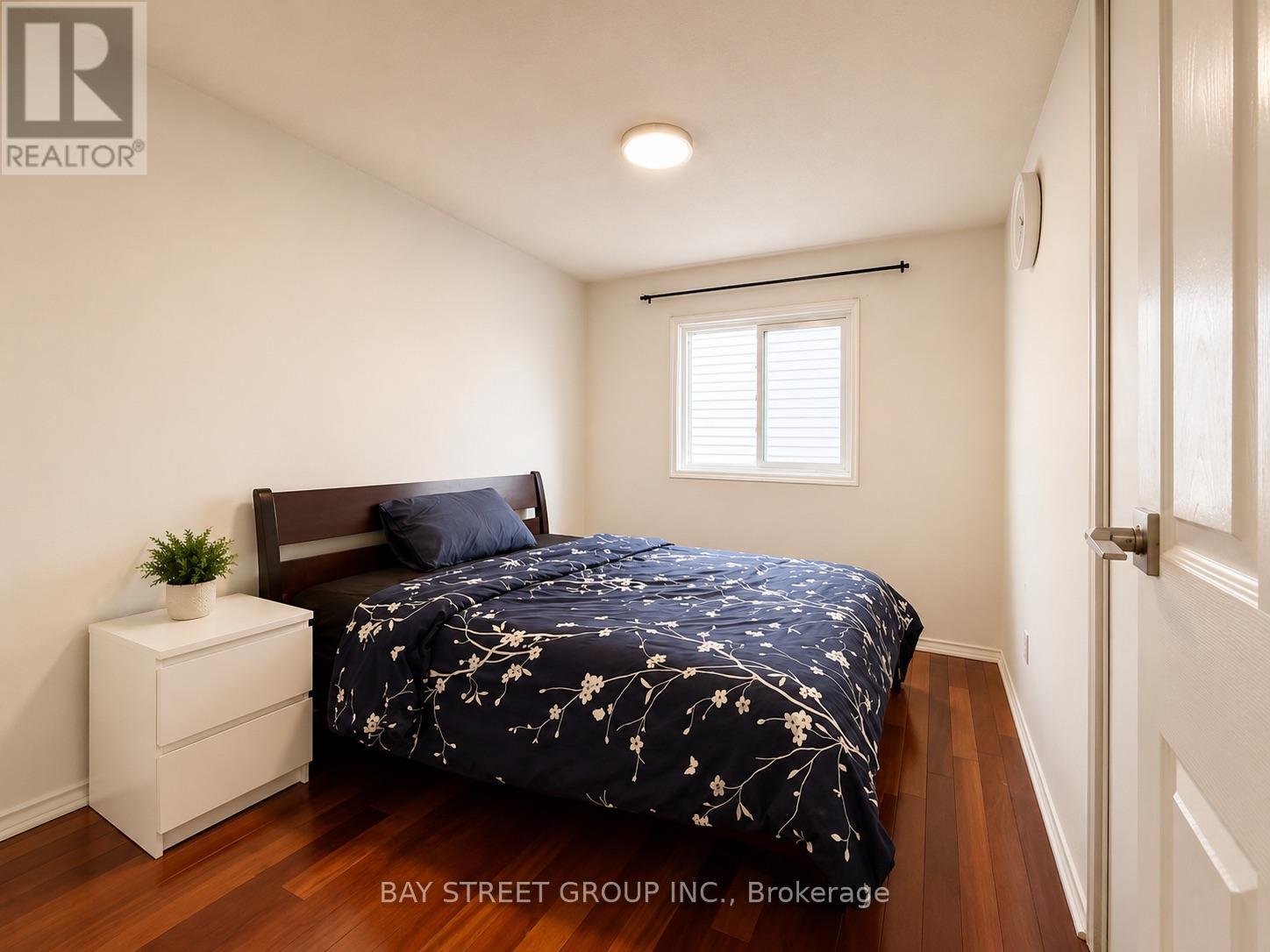 82 RADWELL CRESCENT - 19