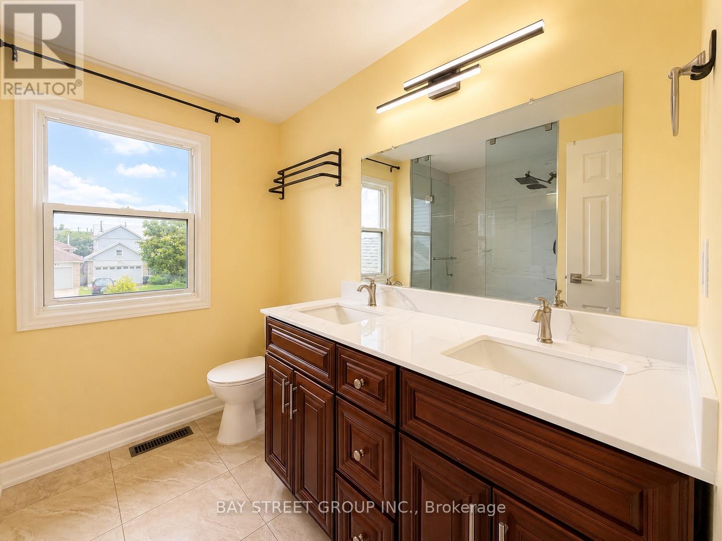 82 RADWELL CRESCENT - 21