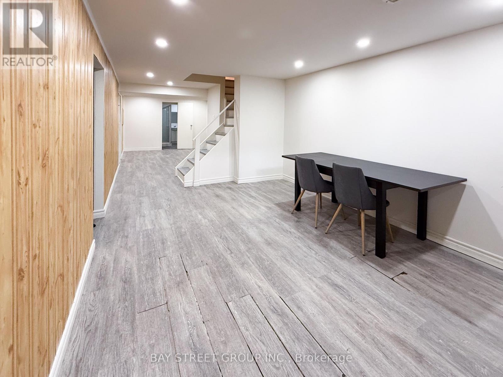 82 RADWELL CRESCENT - 25