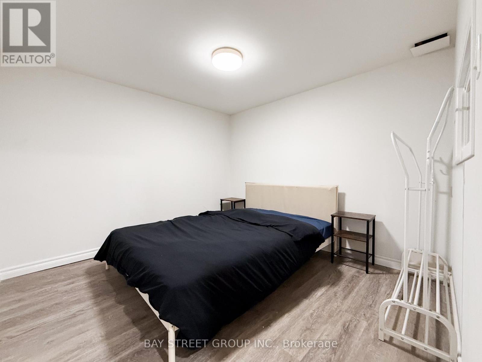82 RADWELL CRESCENT - 29