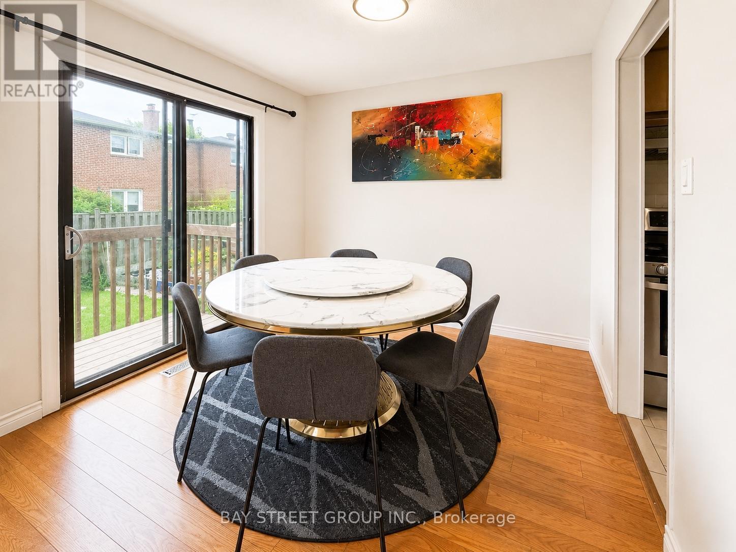 82 RADWELL CRESCENT - 8
